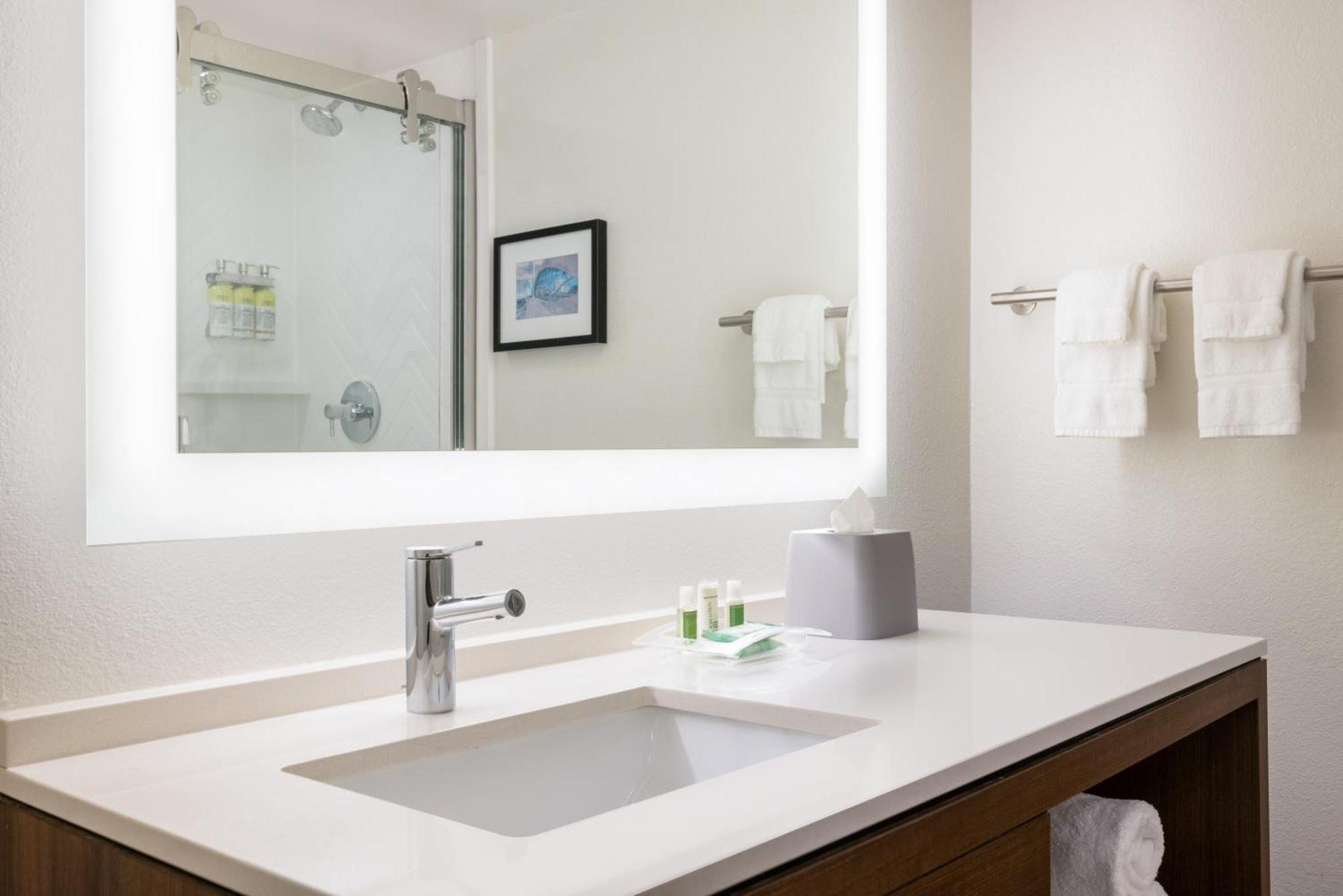 Doubletree By Hilton Fort Worth South Bagian luar foto