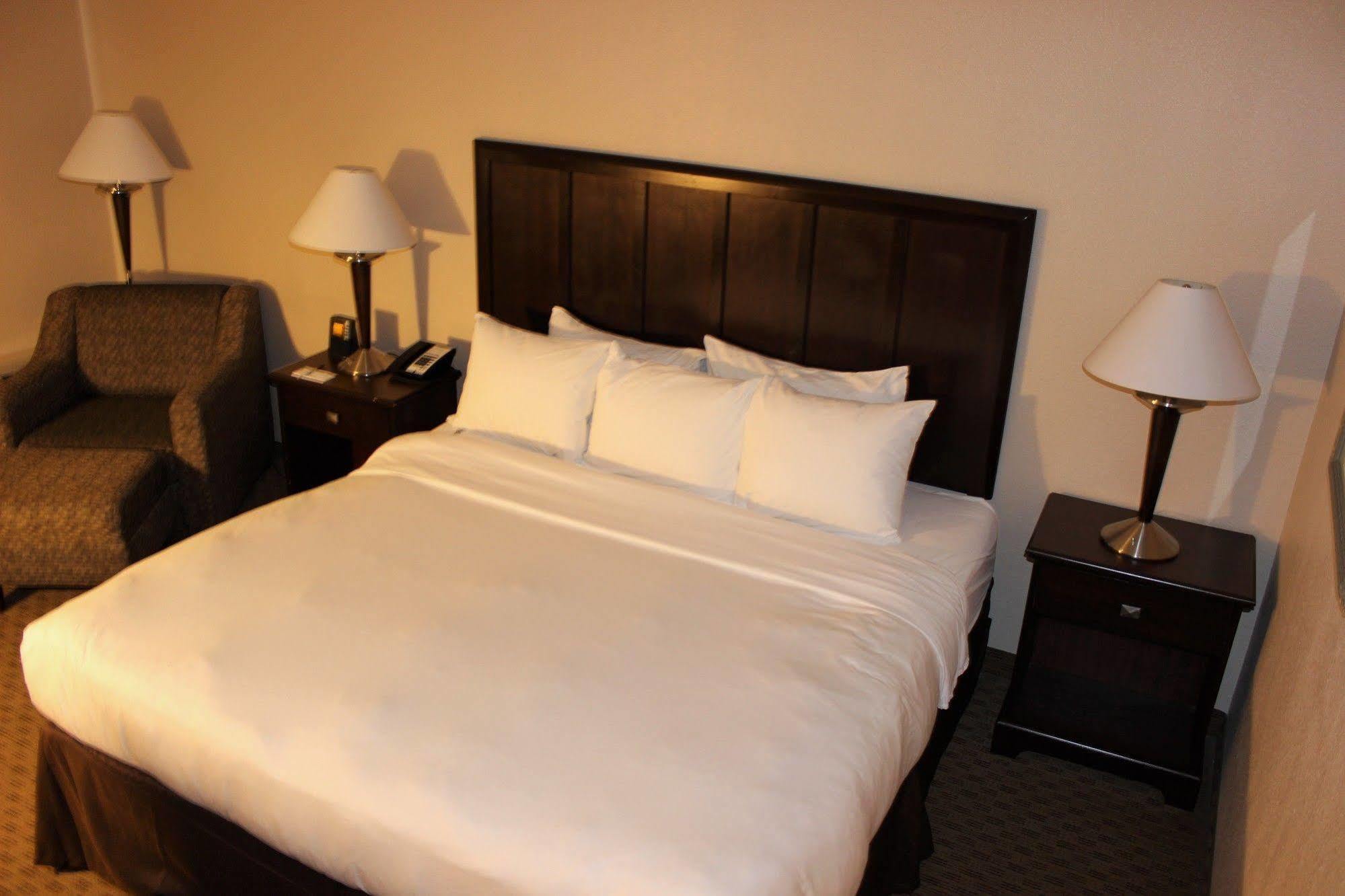 Doubletree By Hilton Fort Worth South Bagian luar foto