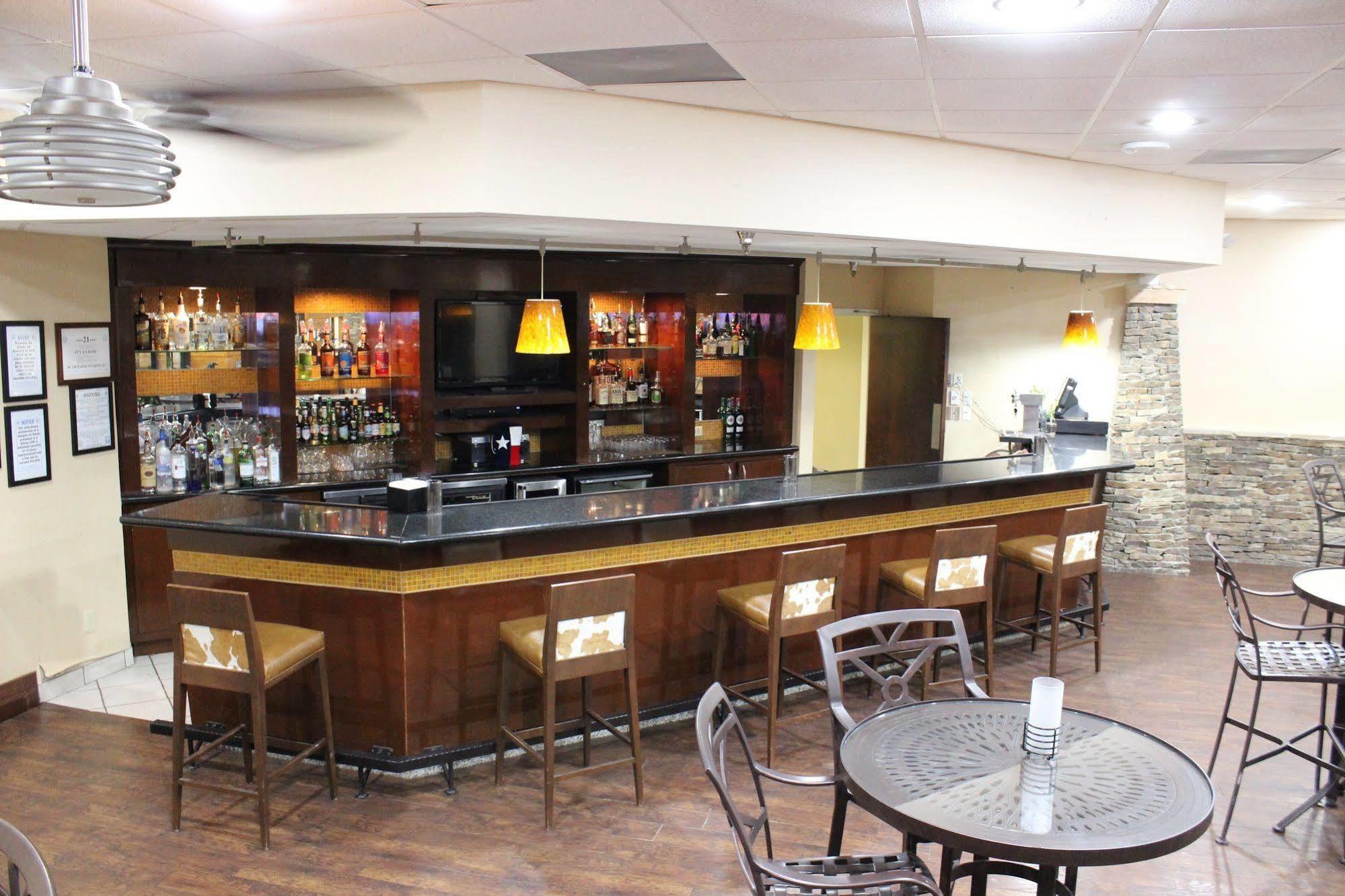 Doubletree By Hilton Fort Worth South Bagian luar foto